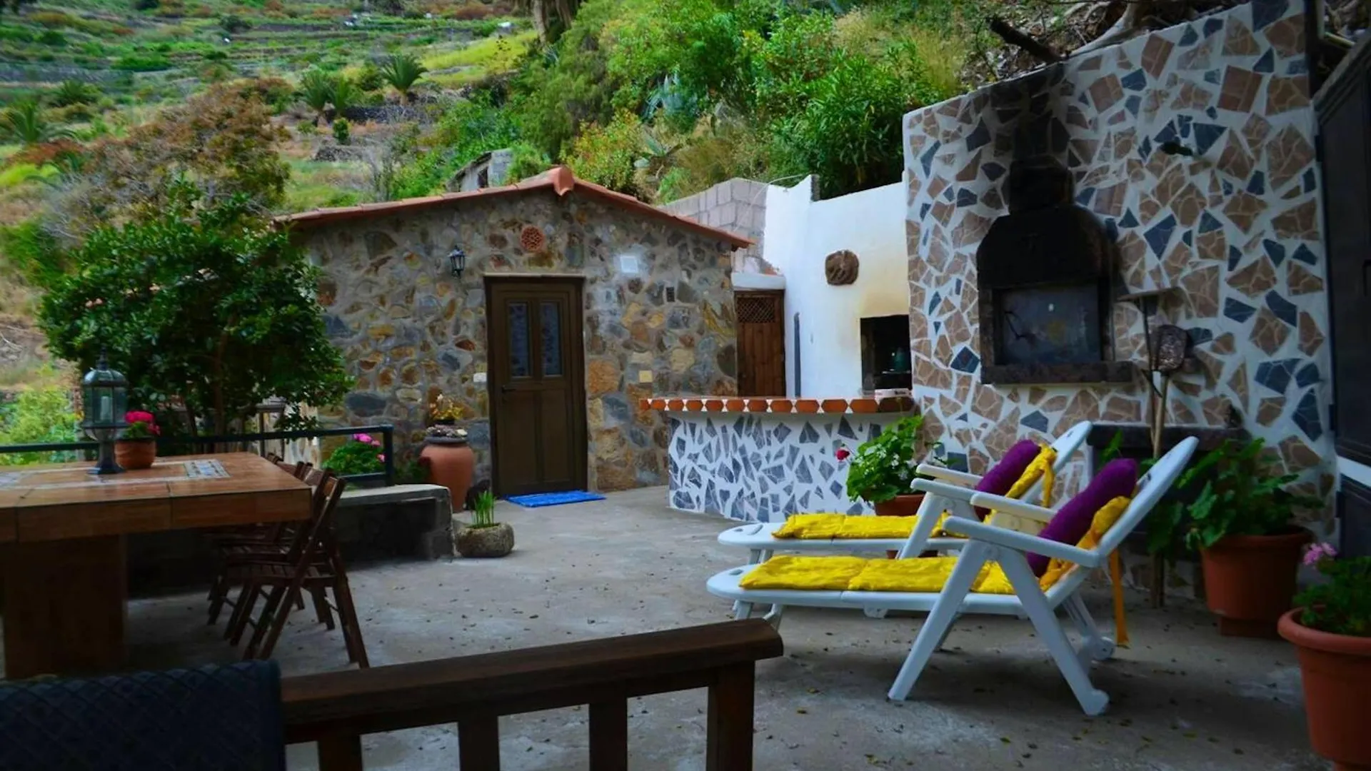 Cosy Chalet With Terrace In Hermigua - Ideal For Couples 0*,  Spain