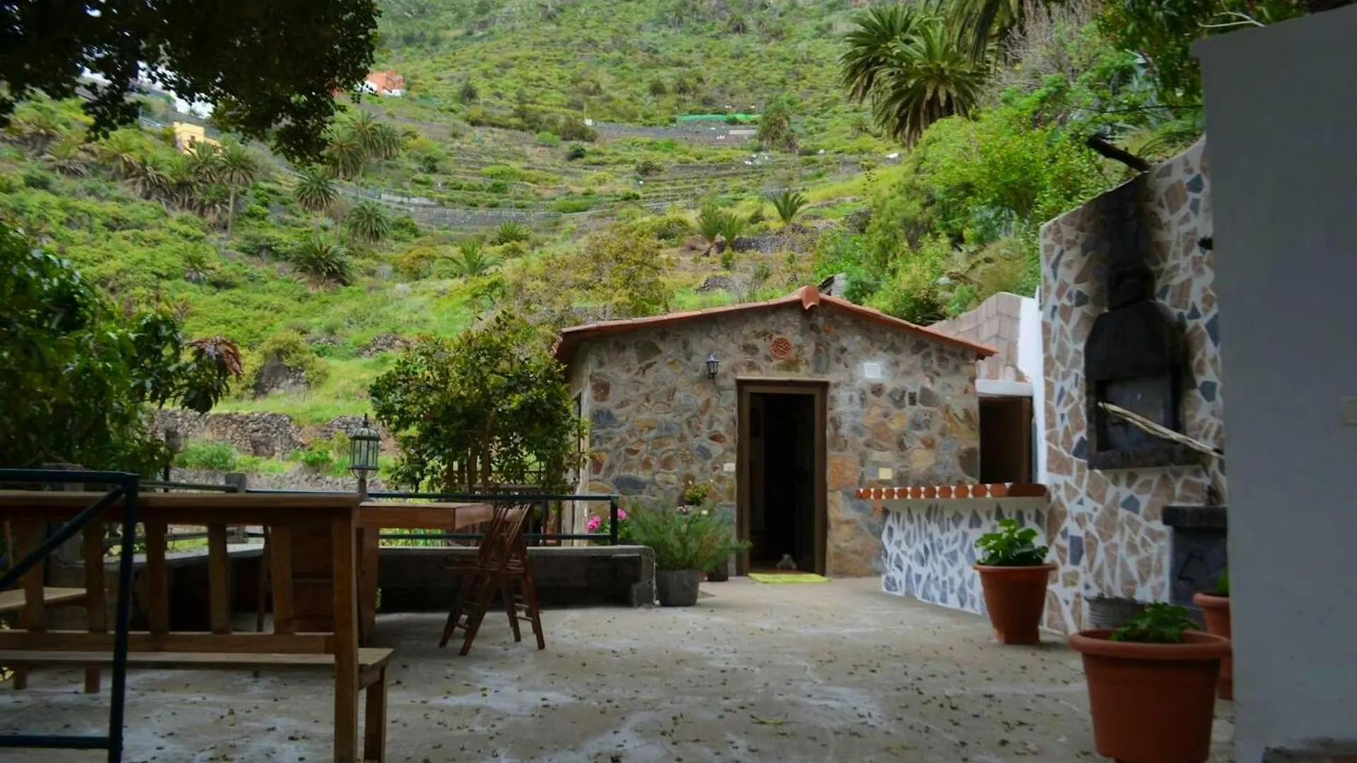 Cosy Chalet With Terrace In Hermigua - Ideal For Couples