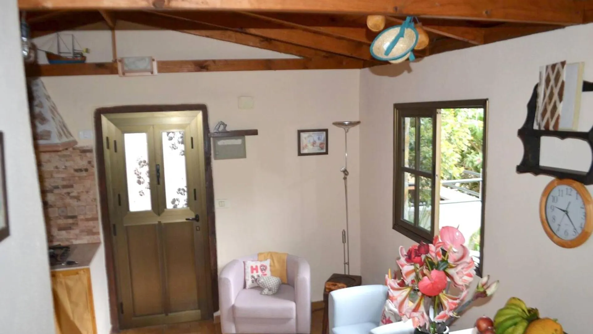 Cosy Chalet With Terrace In Hermigua - Ideal For Couples