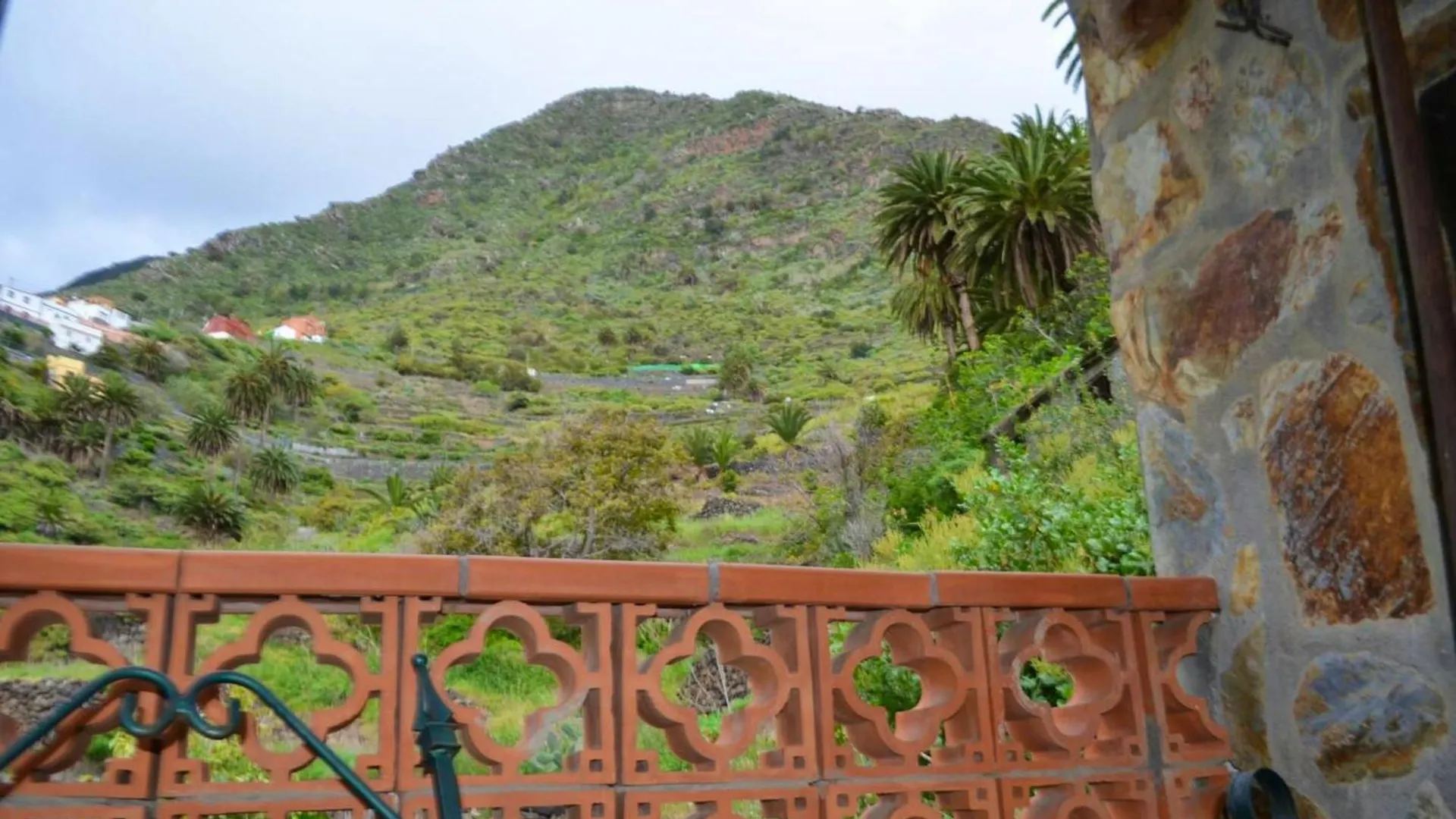 Cosy Chalet With Terrace In Hermigua - Ideal For Couples